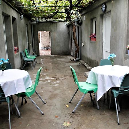 Albert House Hotel And Tours Yerevan Exterior photo