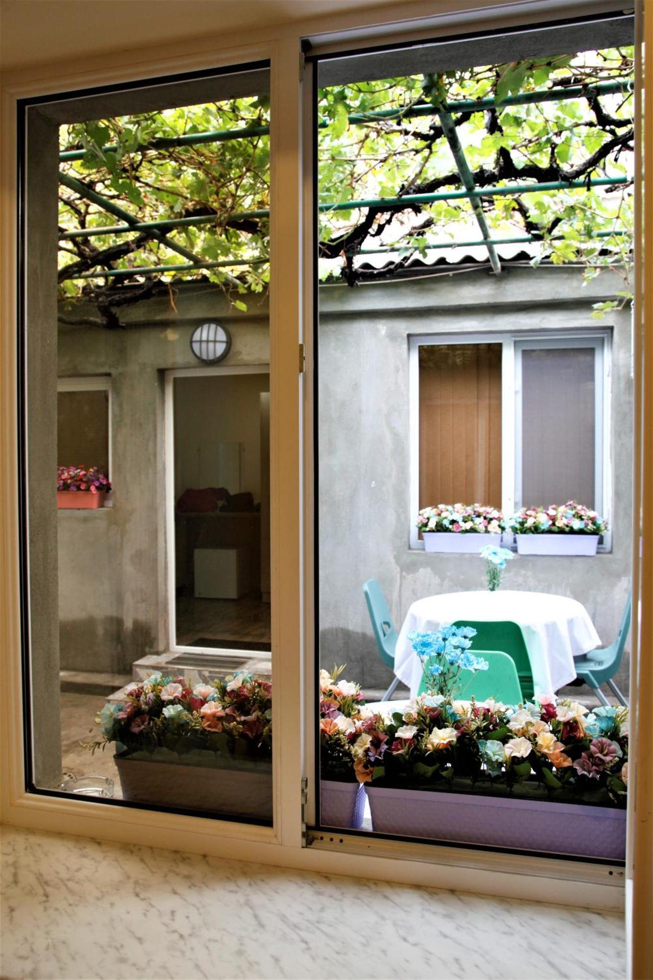Albert House Hotel And Tours Yerevan Exterior photo