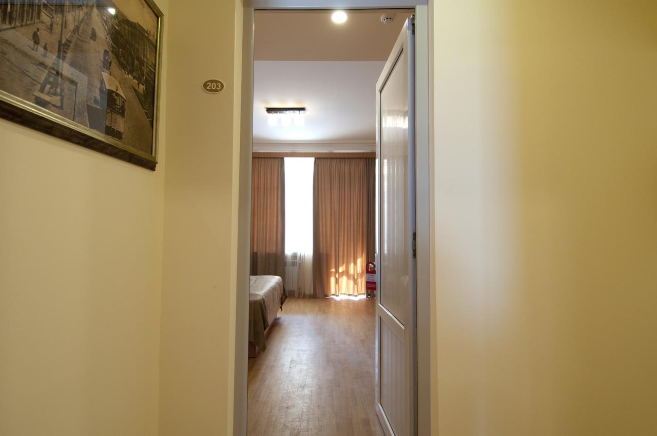 Albert House Hotel And Tours Yerevan Exterior photo