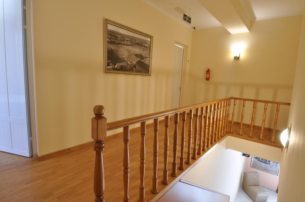 Albert House Hotel And Tours Yerevan Exterior photo