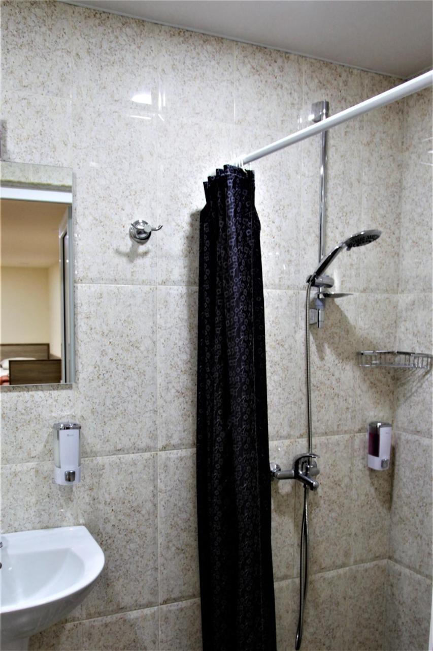 Albert House Hotel And Tours Yerevan Exterior photo